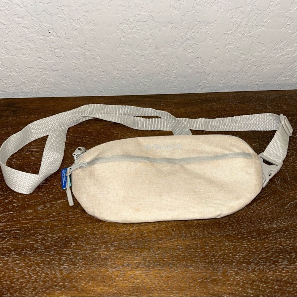 Therabody United Zipper Closure Crossbody Pouch Bag